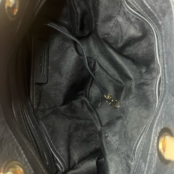 Authentic Michael Kors Purse!!! #0122b - Picture 9 of 13